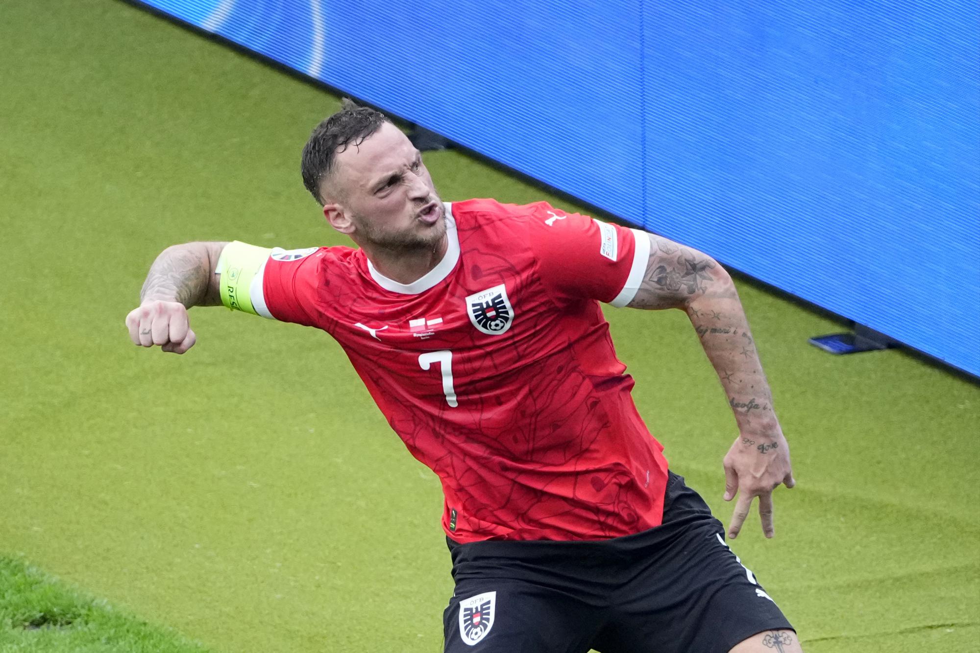 $!Gernot Trauner, Christoph Baumgartner y Marko Arnautovic anotaron por Austria.