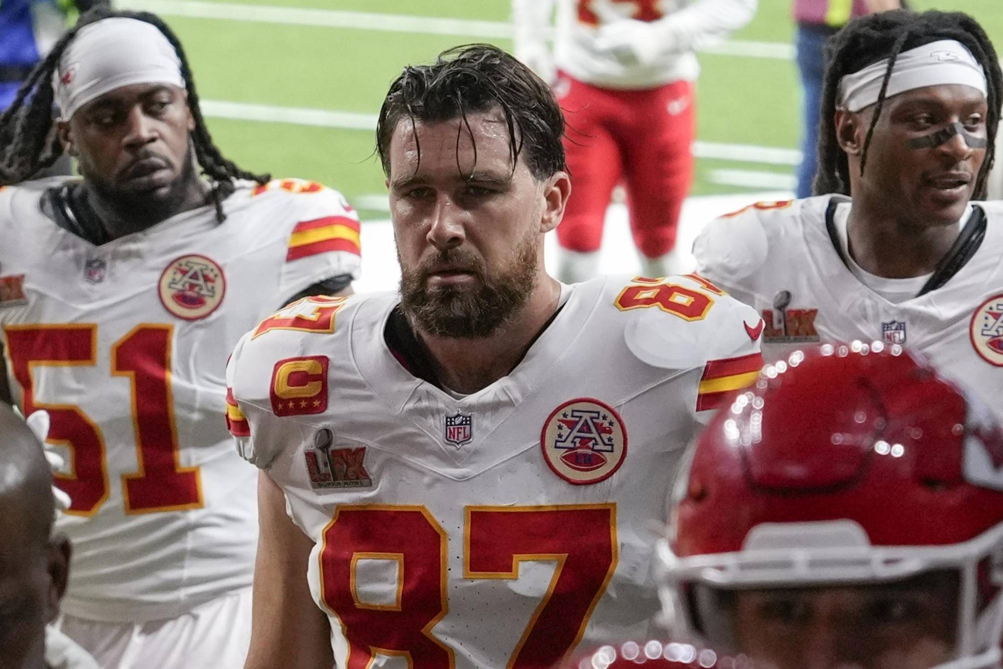 $!Travis Kelce fue borrado en todo el encuentro... ni con la motivación de Taylor Swift en los palcos.