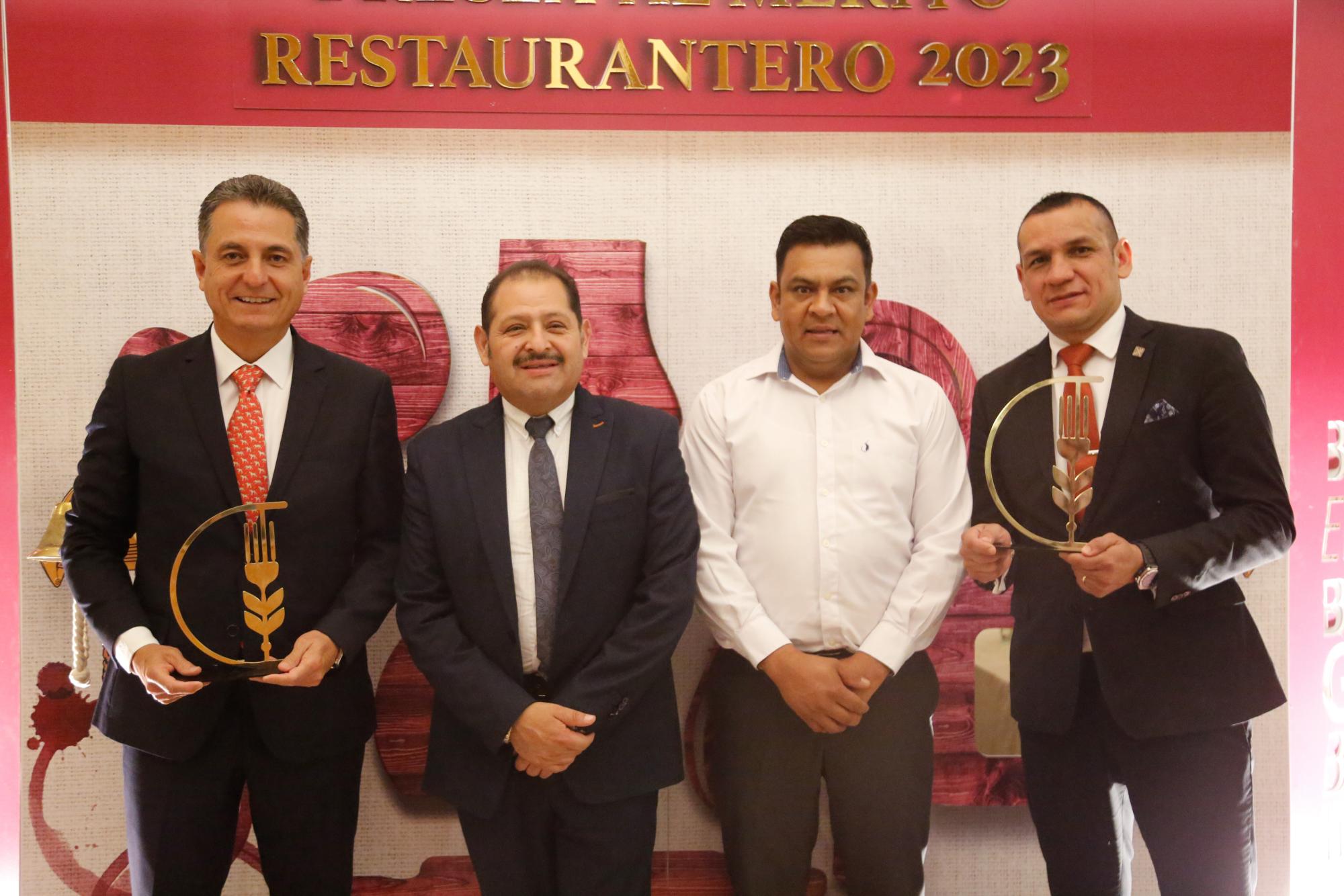 $!C.P. Rodrigo García, Capitán Luis Ramón Méndez, Chef Lorenzo Verónico Mireles y Capitán David Tovar.