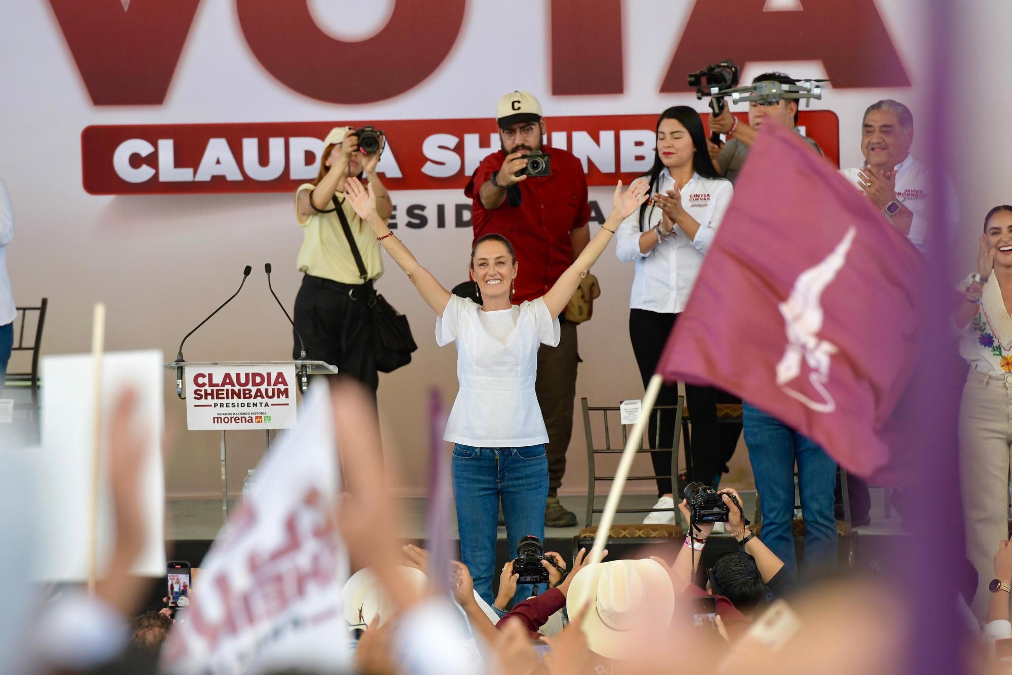 $!Claudia Sheinbaum en el cierre de campaña en Coahuila, fue acompañada de militantes y simpatizantes.