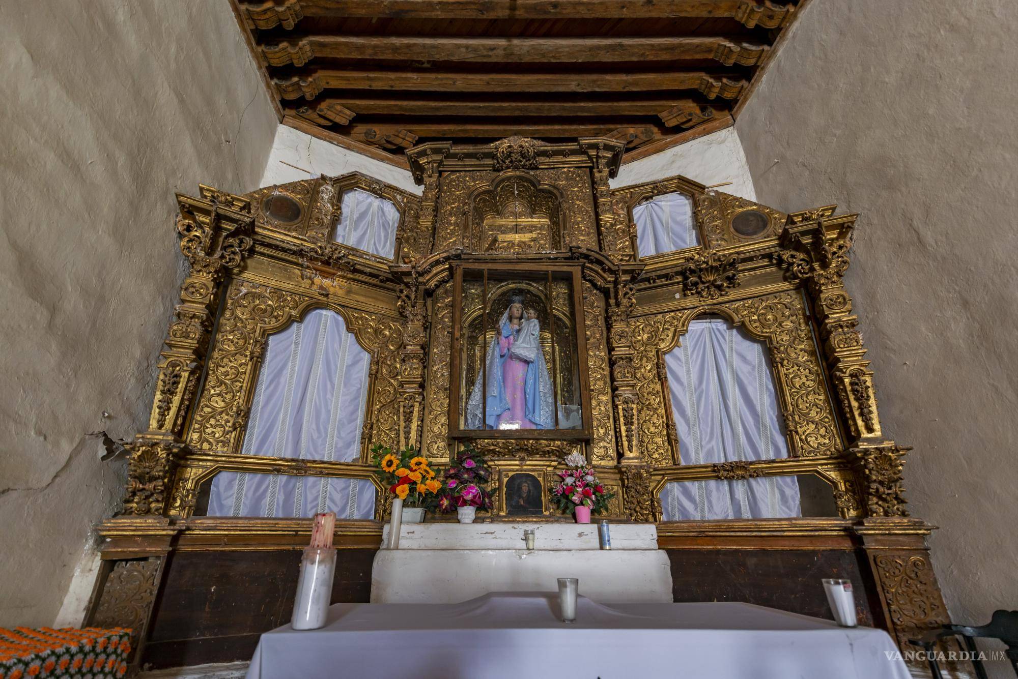 $!Los murales históricos en la capilla de la hacienda narran siglos de tradición y fe.