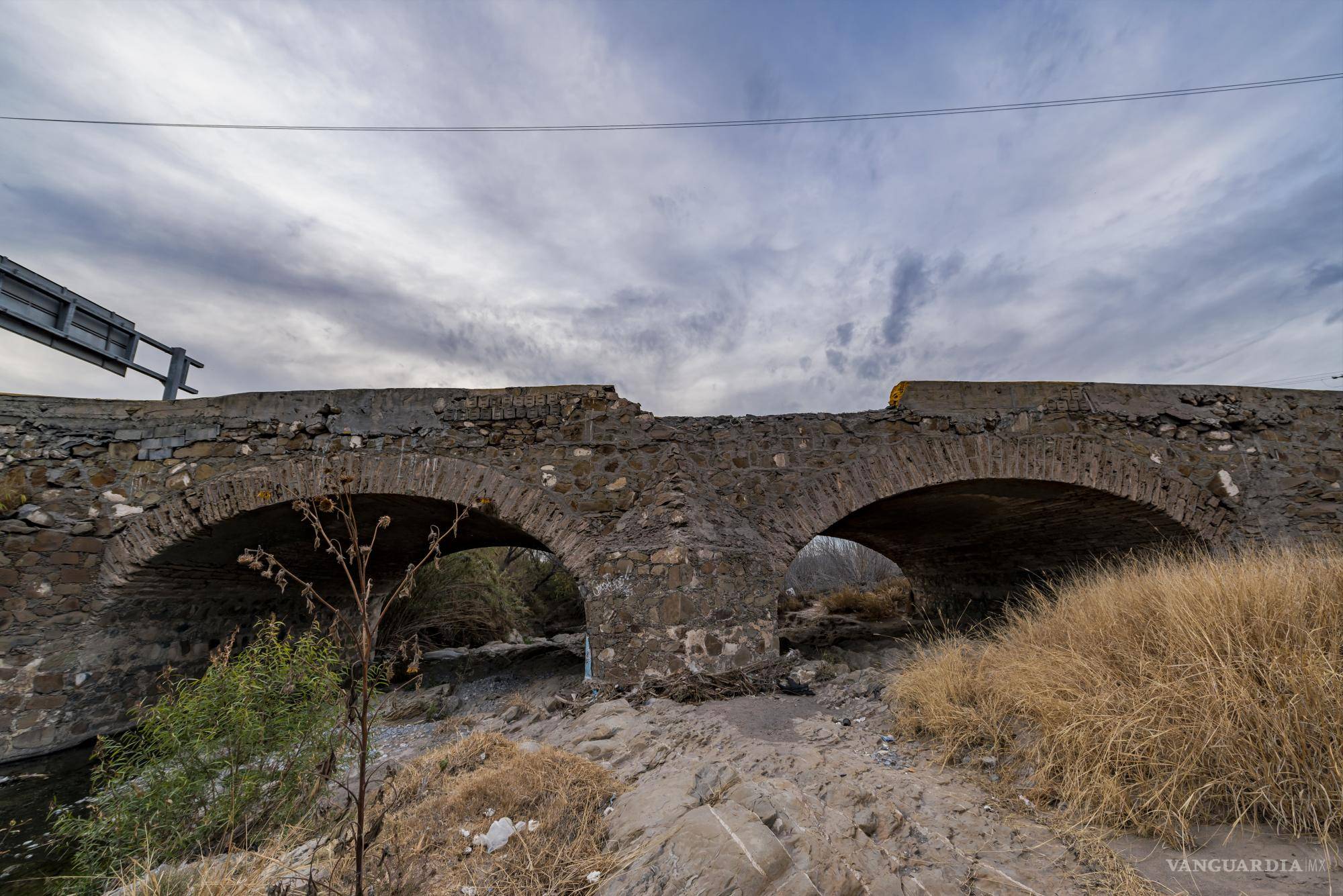 $!Su Alteza Serenísima Antonio López de Santa Anna tiene en Saltillo un puente que lleva su nombre, construido para celebrar su cumpleaños.