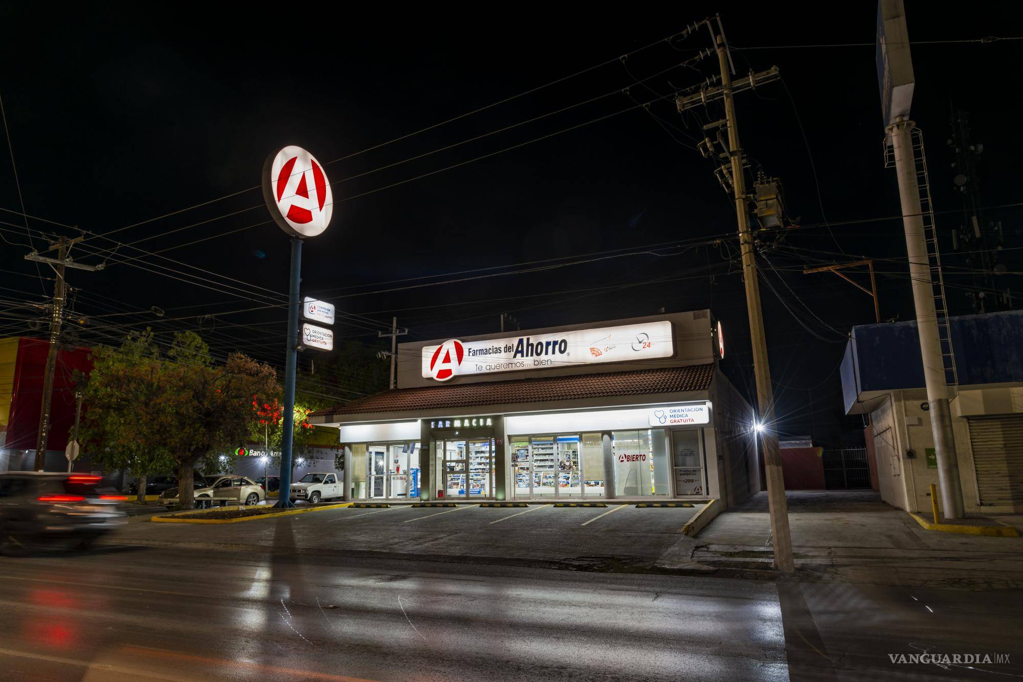 $!La diversidad de farmacias beneficia a la ciudadanía no solo por la disponibilidad de medicinas, sino por la diferencia de precios. Lo complicado es que, si bien las emergencias no avisan, tampoco lo hacen las sucursales que anunciar abrir día y noche, pero cierran la mayor parte de la madrugada.