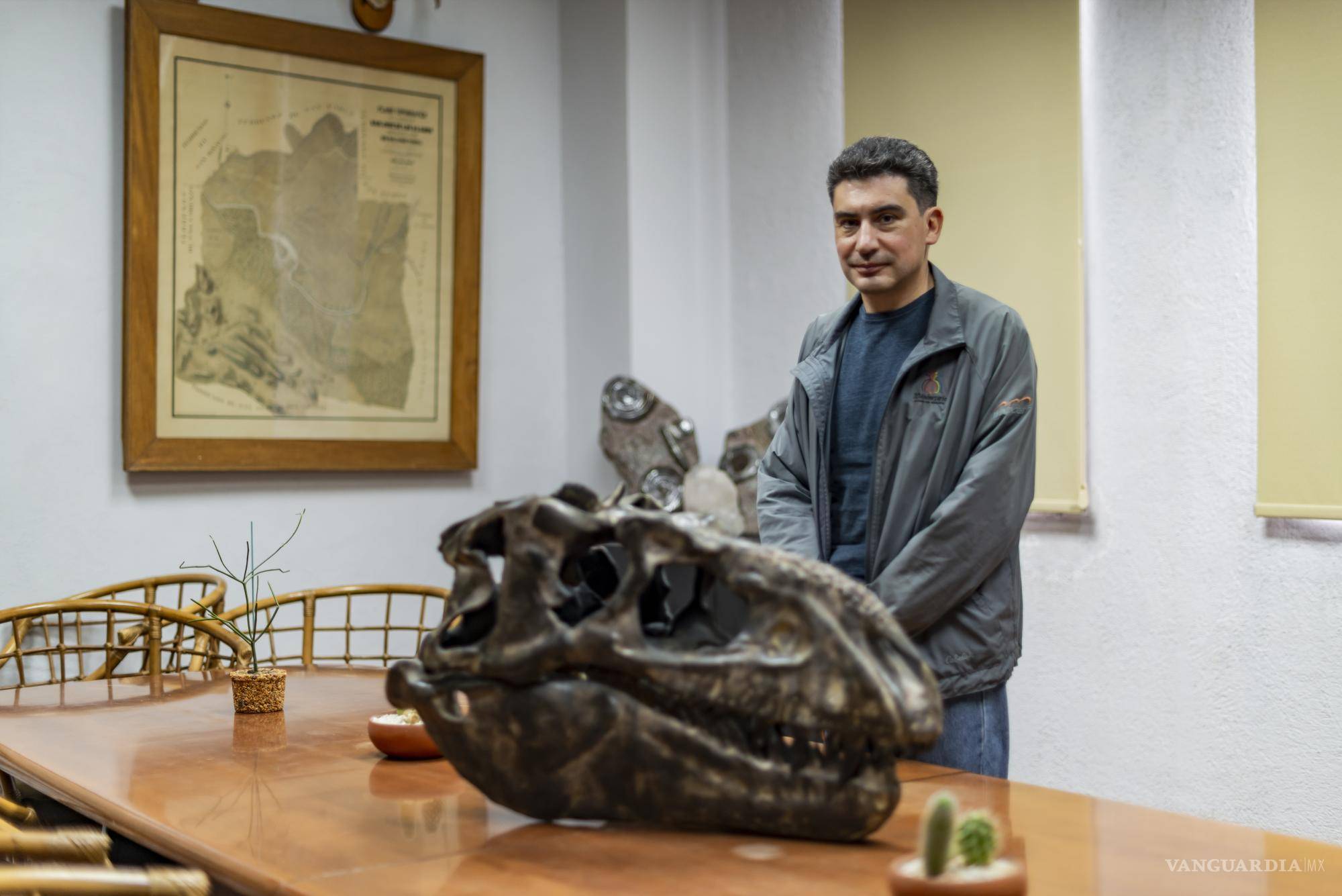 $!Los paleontólogos aficionados son clave en hallazgos de fósiles de dinosaurios en México: Héctor Rivera, investigador del Museo del Desierto