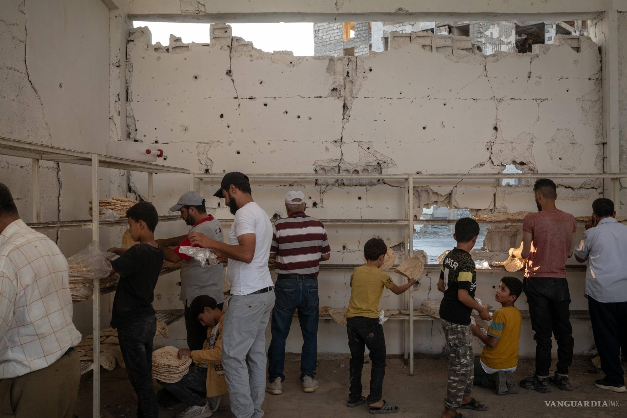 $!La lucha diaria por sobrevivir en un país donde el 90 por ciento de la población vive en la pobreza.