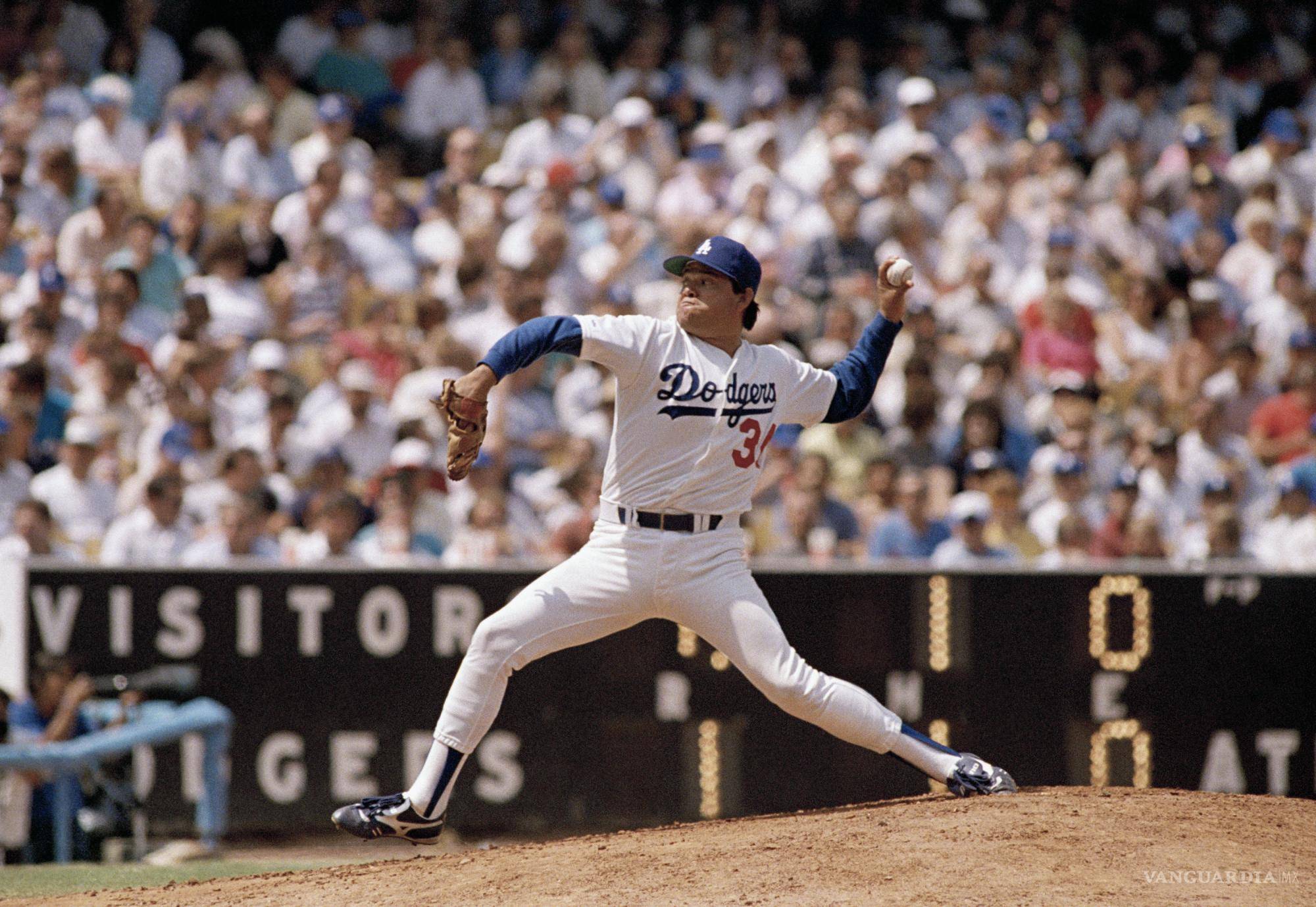 $!El icónico beisbolista mexicano se adelantó antes de ver a sus Dodgers ser campeones ante los Yankees de Nueva York.