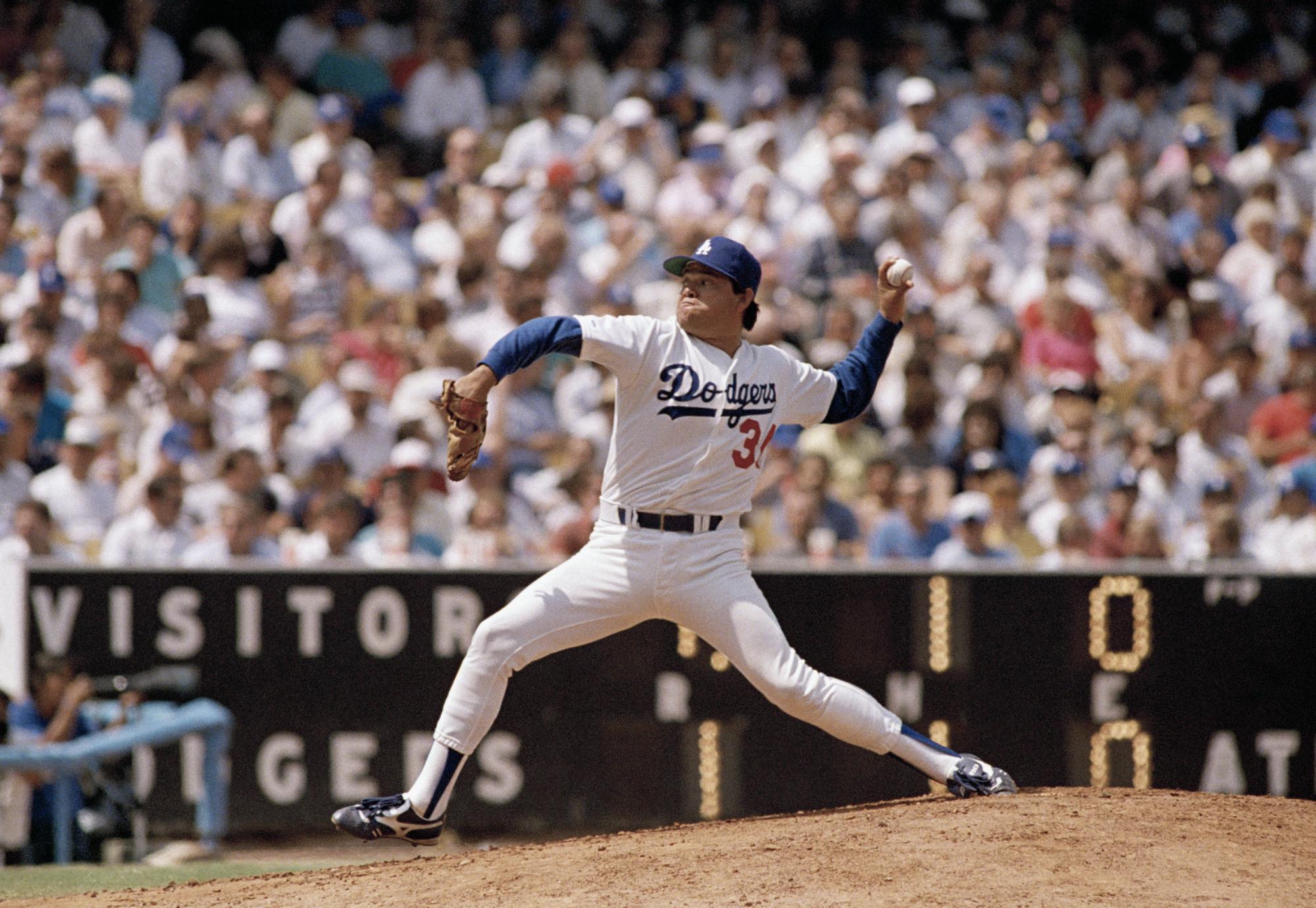 $!El icónico beisbolista mexicano se adelantó antes de ver a sus Dodgers ser campeones ante los Yankees de Nueva York.