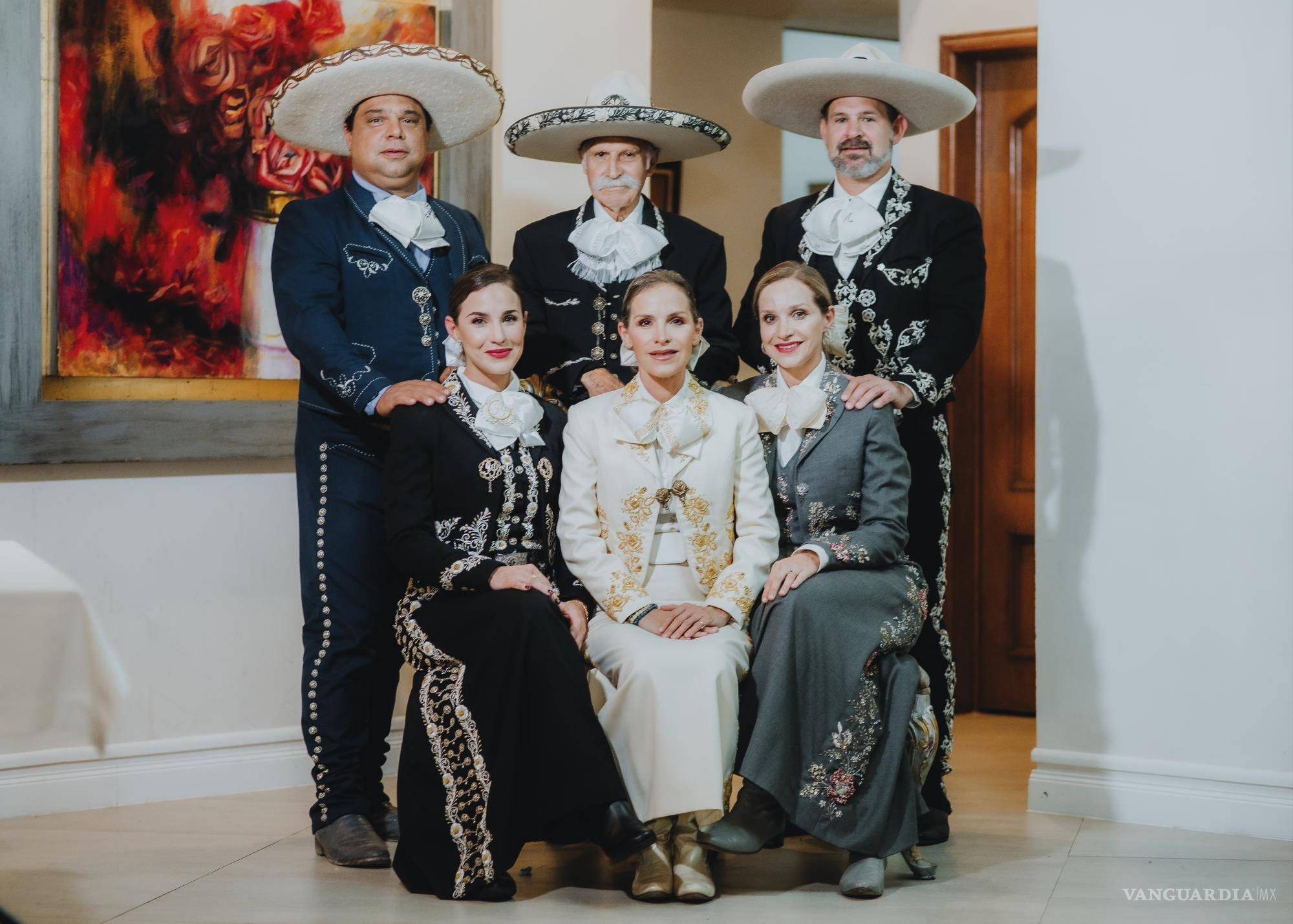 $!Macario González Rodríguez se puso el sombrero de charro gracias a la pasión de su padre, él hizo lo mismo con sus hijos Gerardo, Mariana, Alejandro, Bárbara y Mariángela.