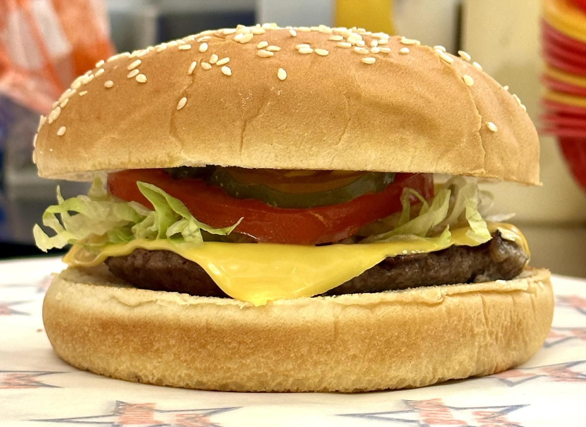 $!Y el primer lugar fue para Astro Burger.
