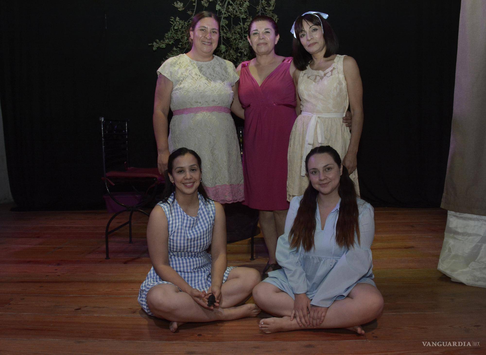 $!Martha Matamoros, Alida Hernández, Ana Luisa Aguilar, Aleida Talamás y Violeta Hernández, actrices de la obra.