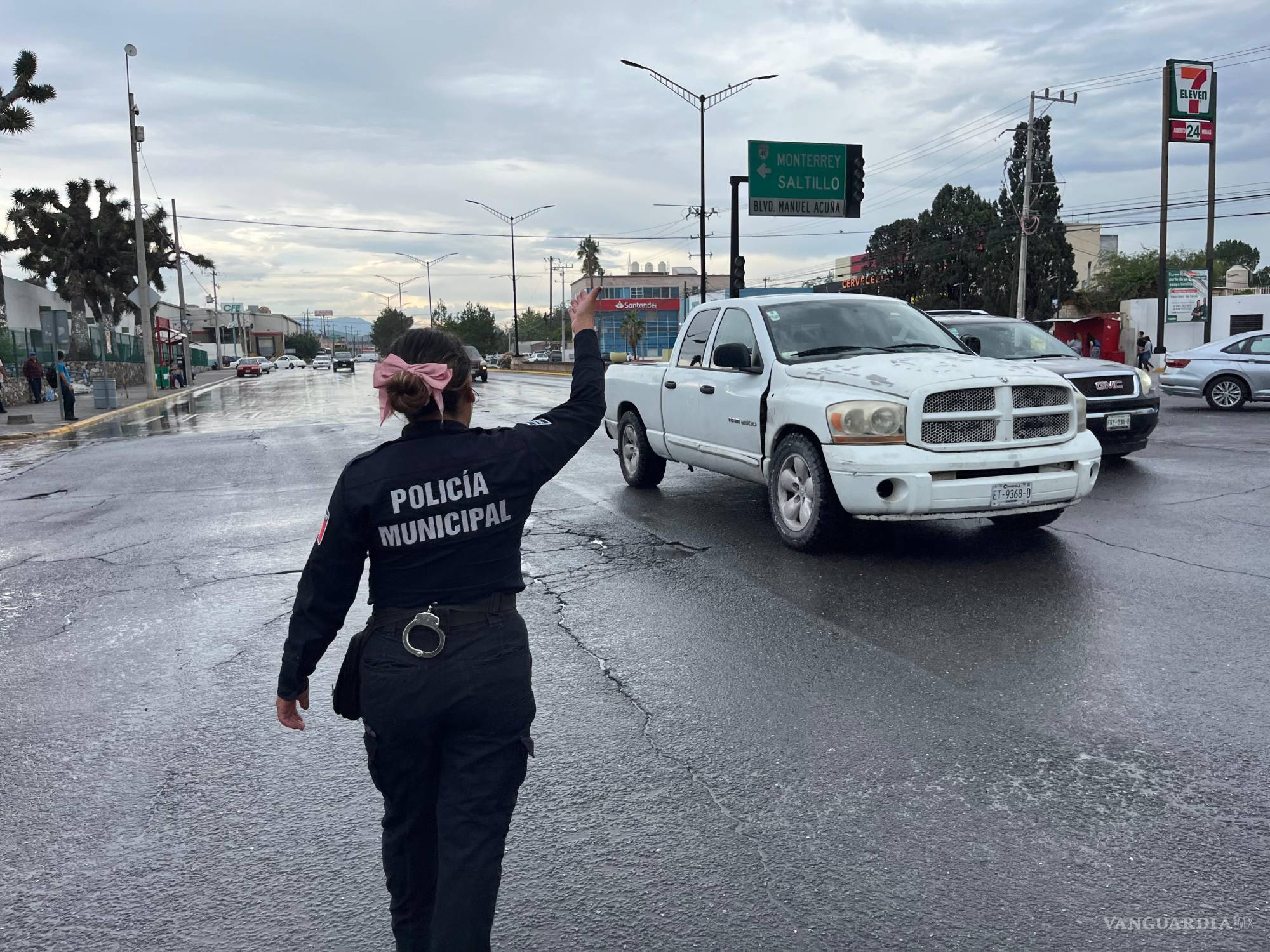 $!Personal municipal realiza operativos de vigilancia y apoyo en zonas vulnerables tras la tormenta.