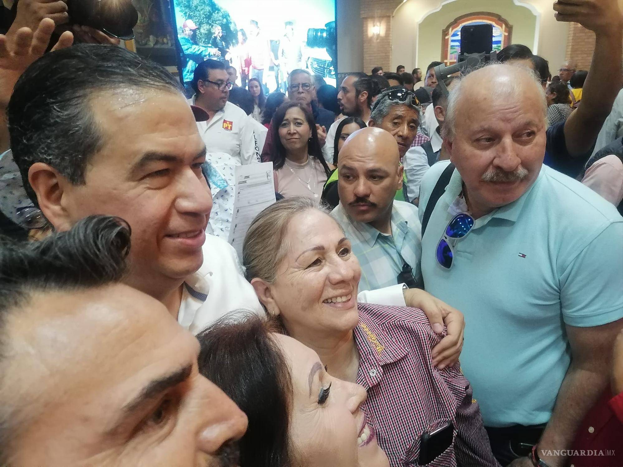 $!La maestra Josefina Flores Jiménez va por el PT en el Distrito 14.