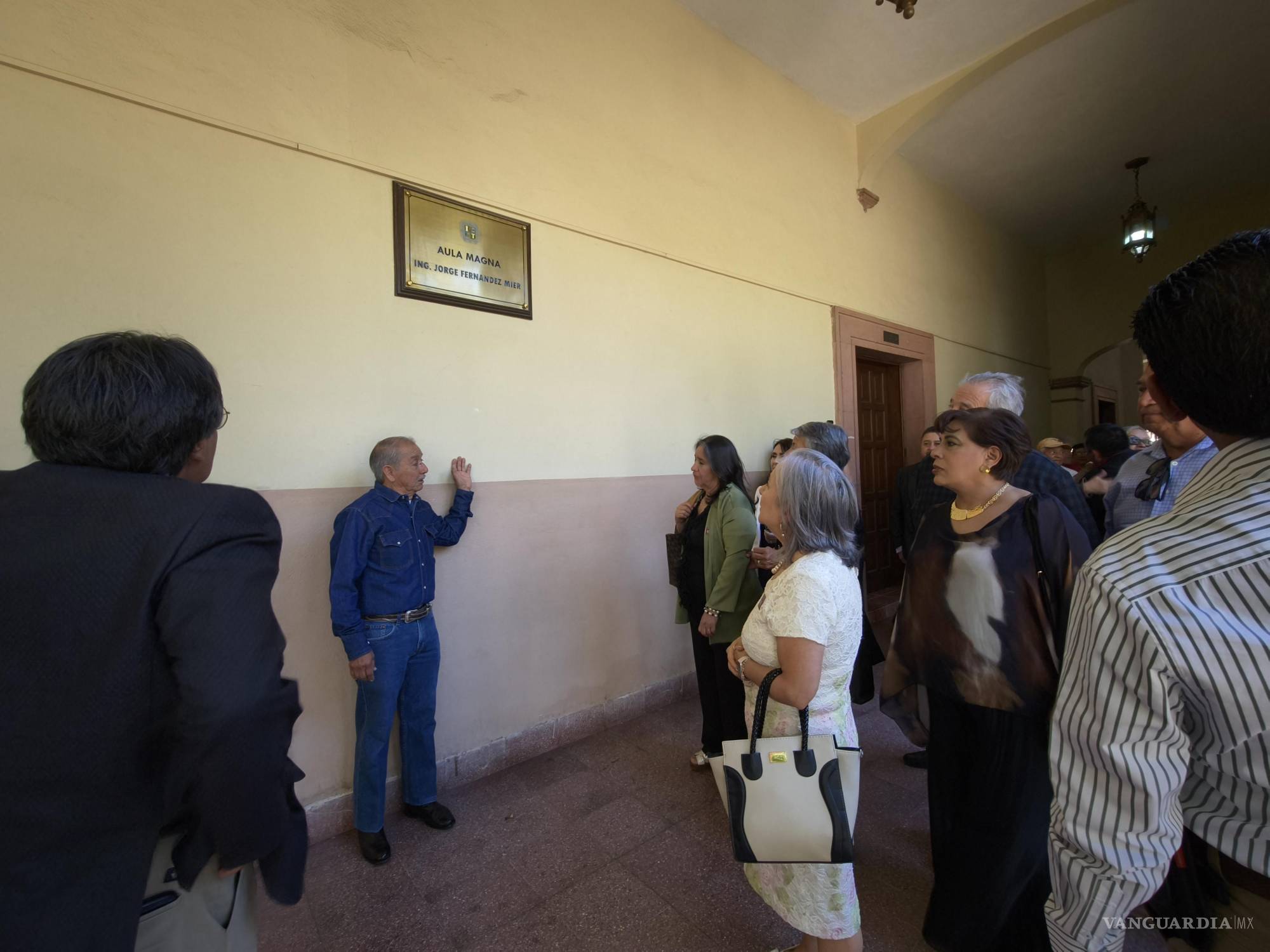 $!Los técnicos en Seguridad Industrial realizaron un recorrido por los pasillos de la institución.