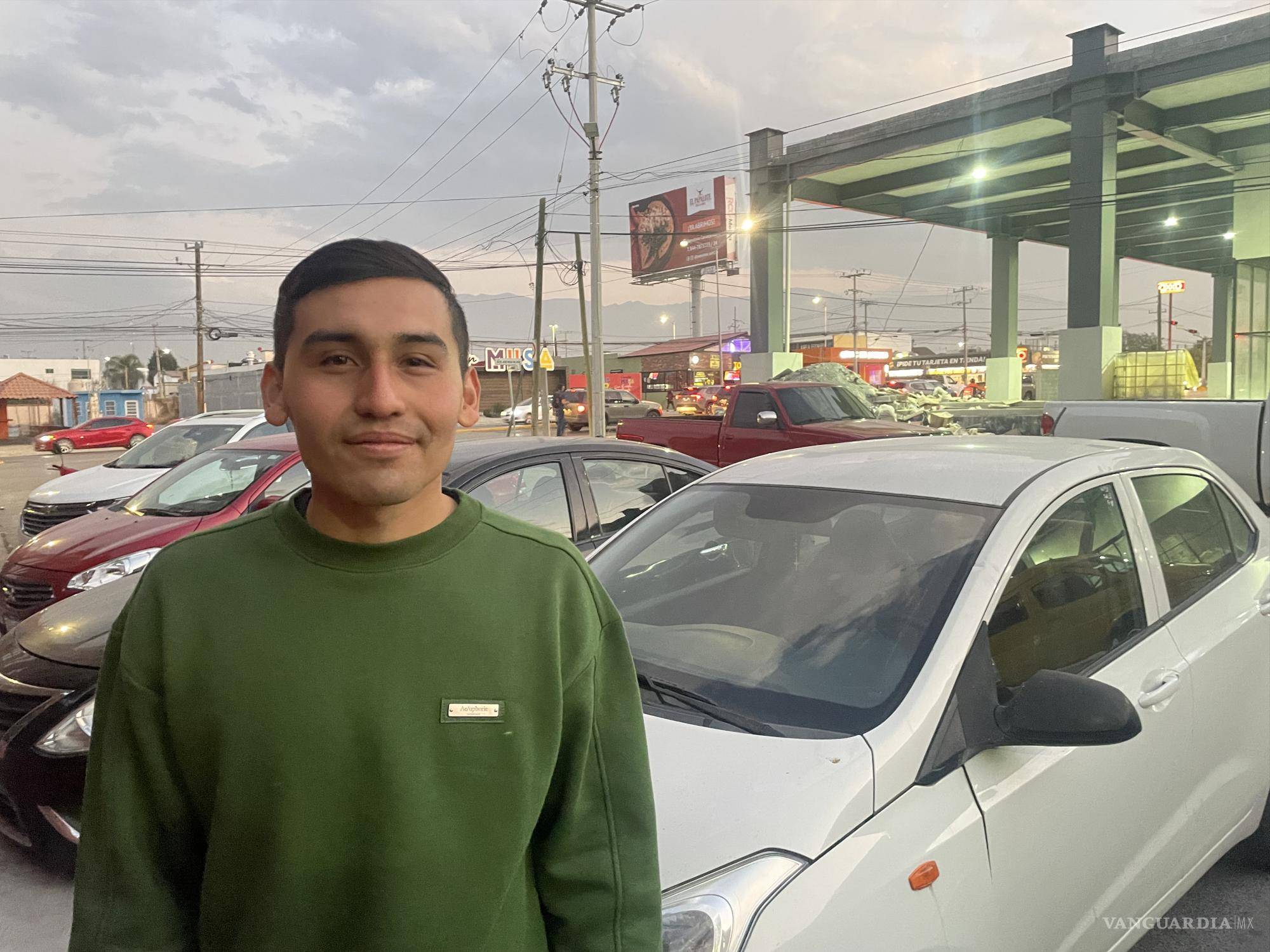 $!Kristopher Nava, uno de los miles de estudiantes que usa el transporte público en Saltillo