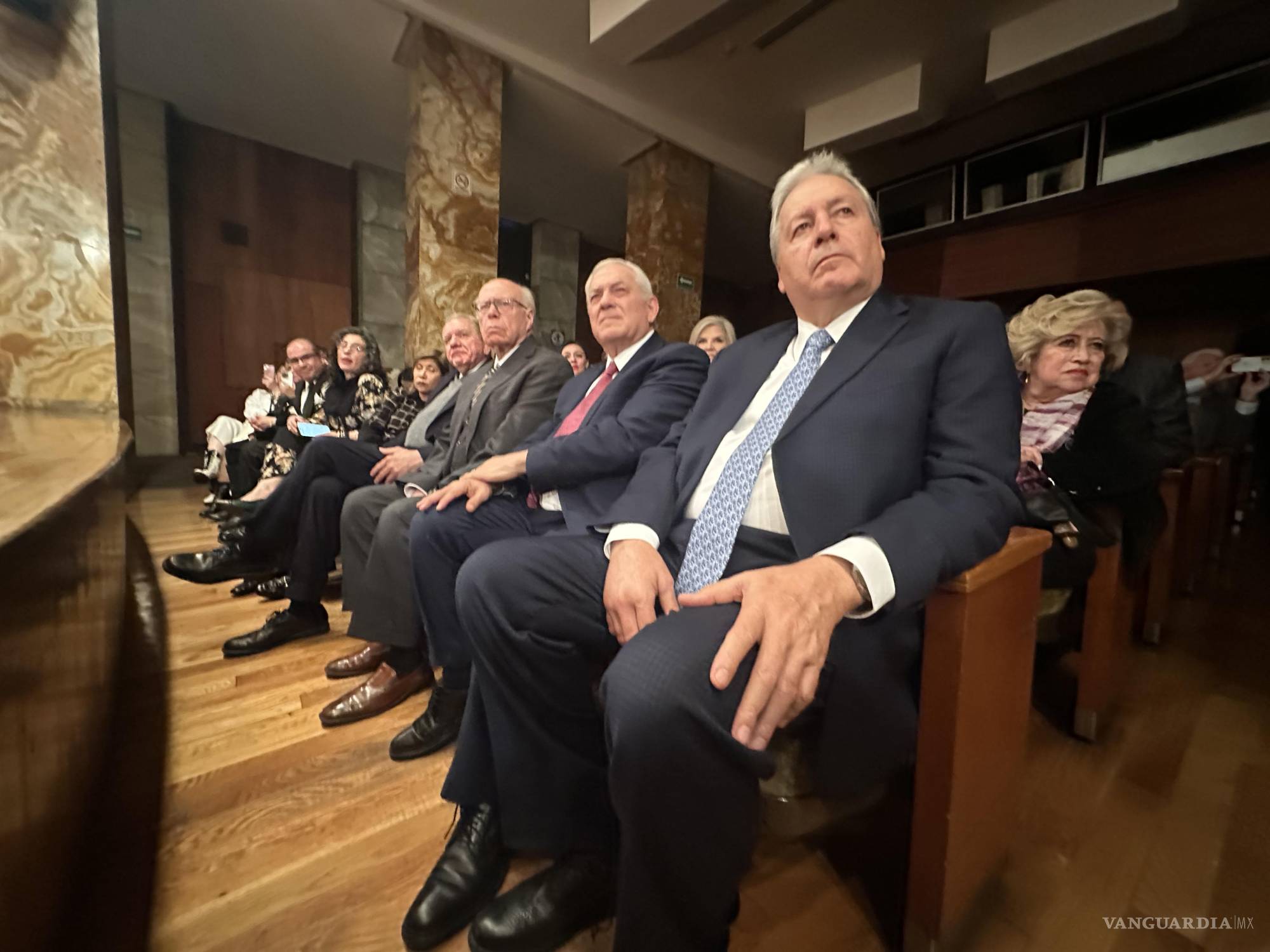 $!Saltillenses como el doctor José Narro y el ex alcalde José María Fraustro estuvieron presentes.