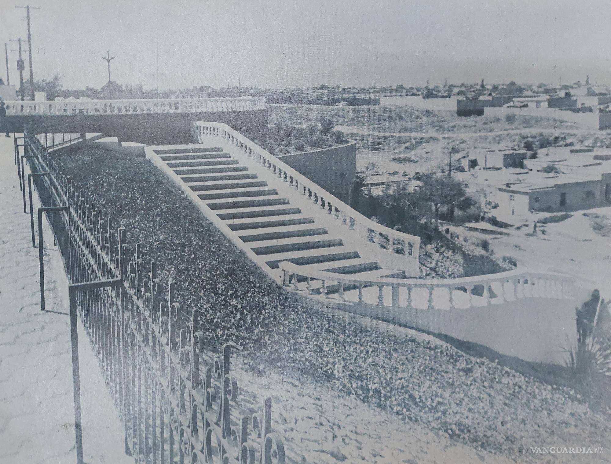 $!Escaleras ubicadas a un costado de la Plaza México.