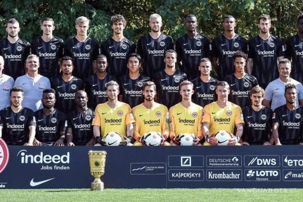 Así como 'Mi Pobre Angelito', olvidan a mexicano en foto oficial del Frankfurt