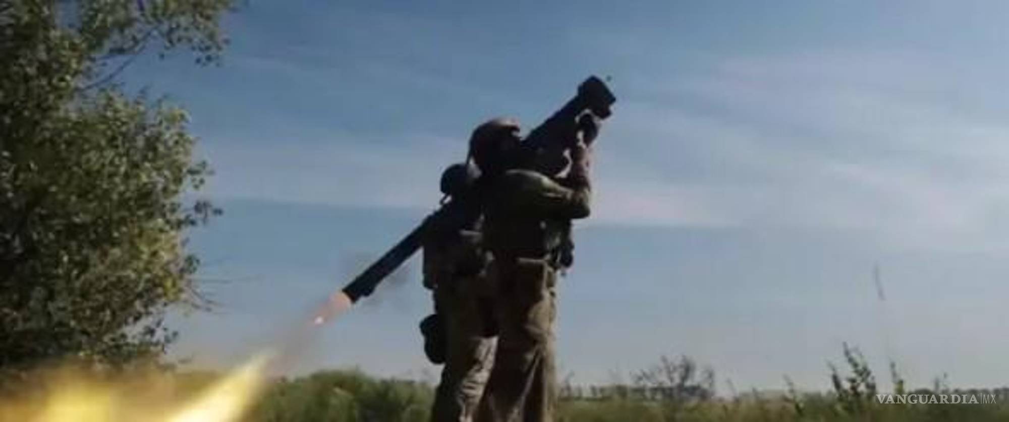 $!Los soldados ucranianos están utilizando armas inteligentes y de largo alcance para hacer retroceder a Rusia más allá de las líneas del frente.