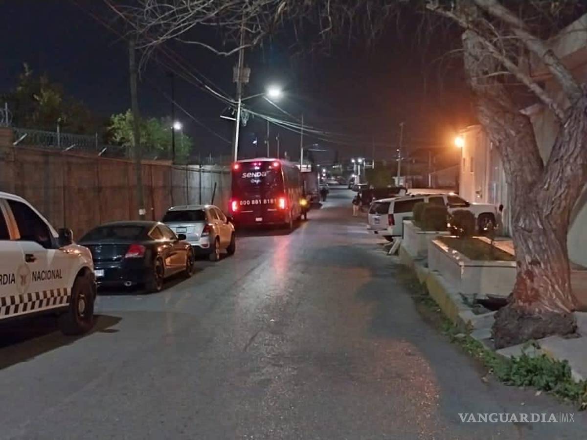 $!En el lugar detuvieron un camión de pasajeros que se dirigía a Saltillo.