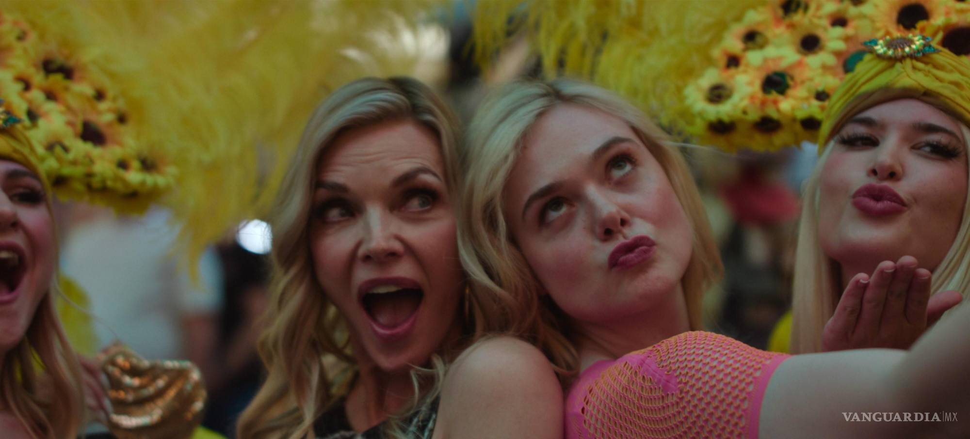$!‘Es muy fácil juzgar a alguien que está en OnlyFans’: Michelle Pfeiffer y Elle Fanning vuelven juntas a la pantalla a como madre e hija