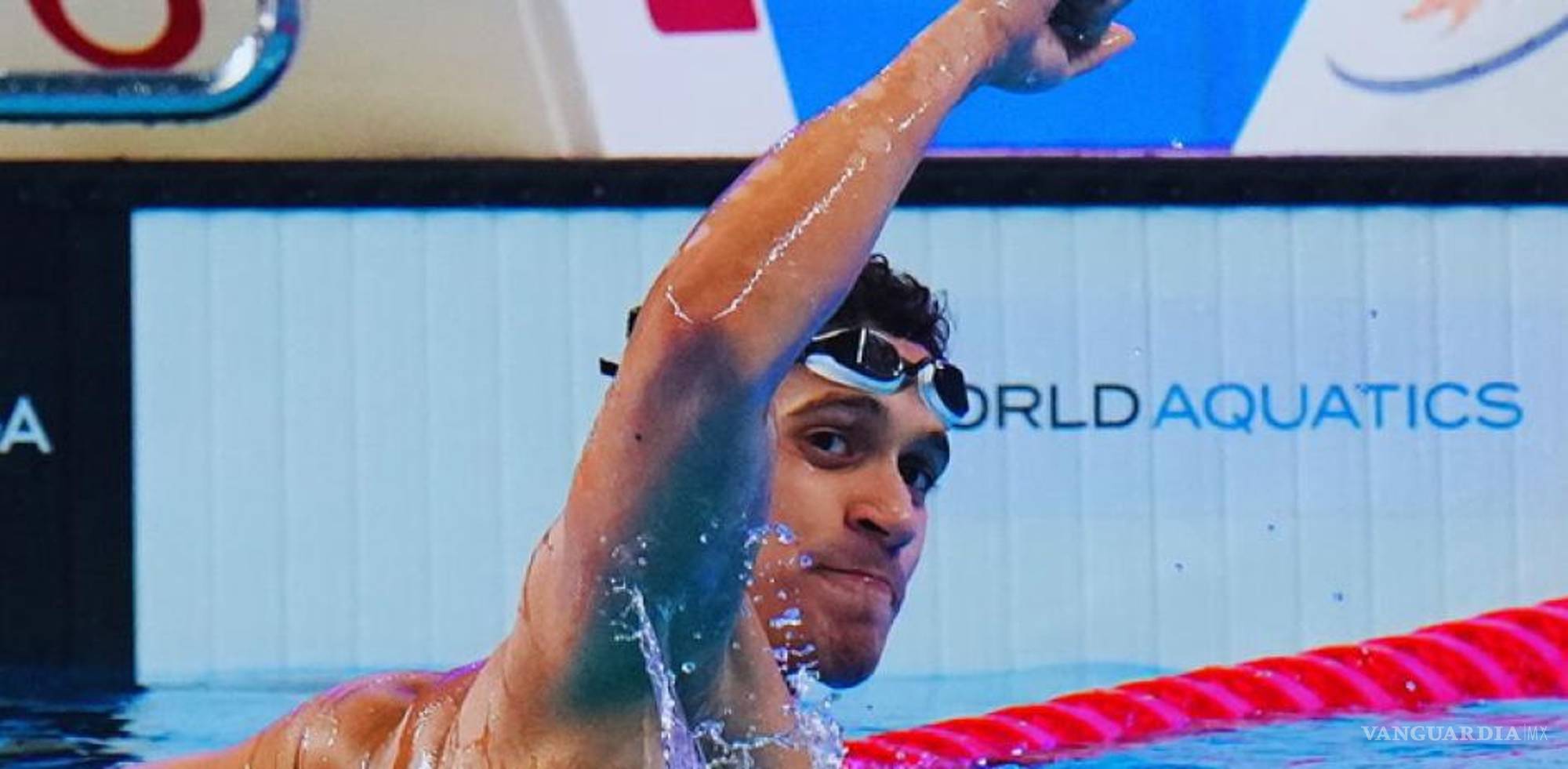 $!Hugo González durante una competición de espalda, enfocado en mejorar su actuación en París 2024.