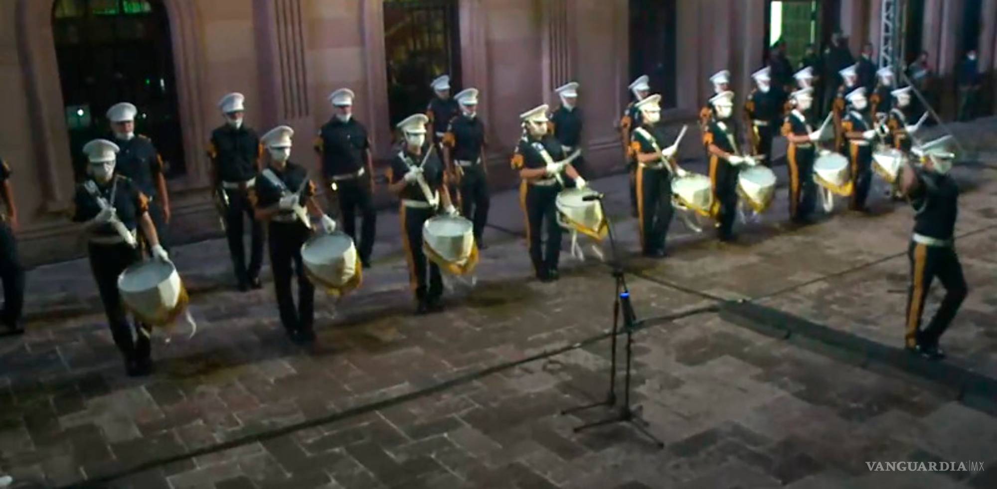 $!Desde Saltillo, da Grito de Independencia 'virtual' Miguel Riquelme