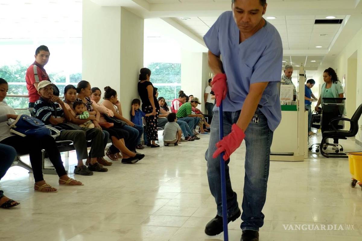 Más de 43 mil empleados garantizan la operación diaria del IMSS en todo el país