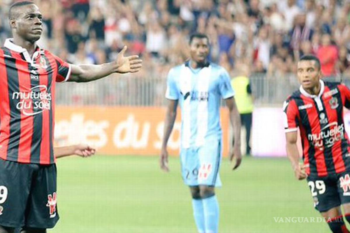 Aún hay Balotelli para rato; debuta con doblete en Francia