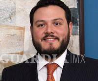 $!Otra cachucha que sobra, Salvador García Luna, director jurídico del Parque Fundidora, adscrito al gobierno de NL.