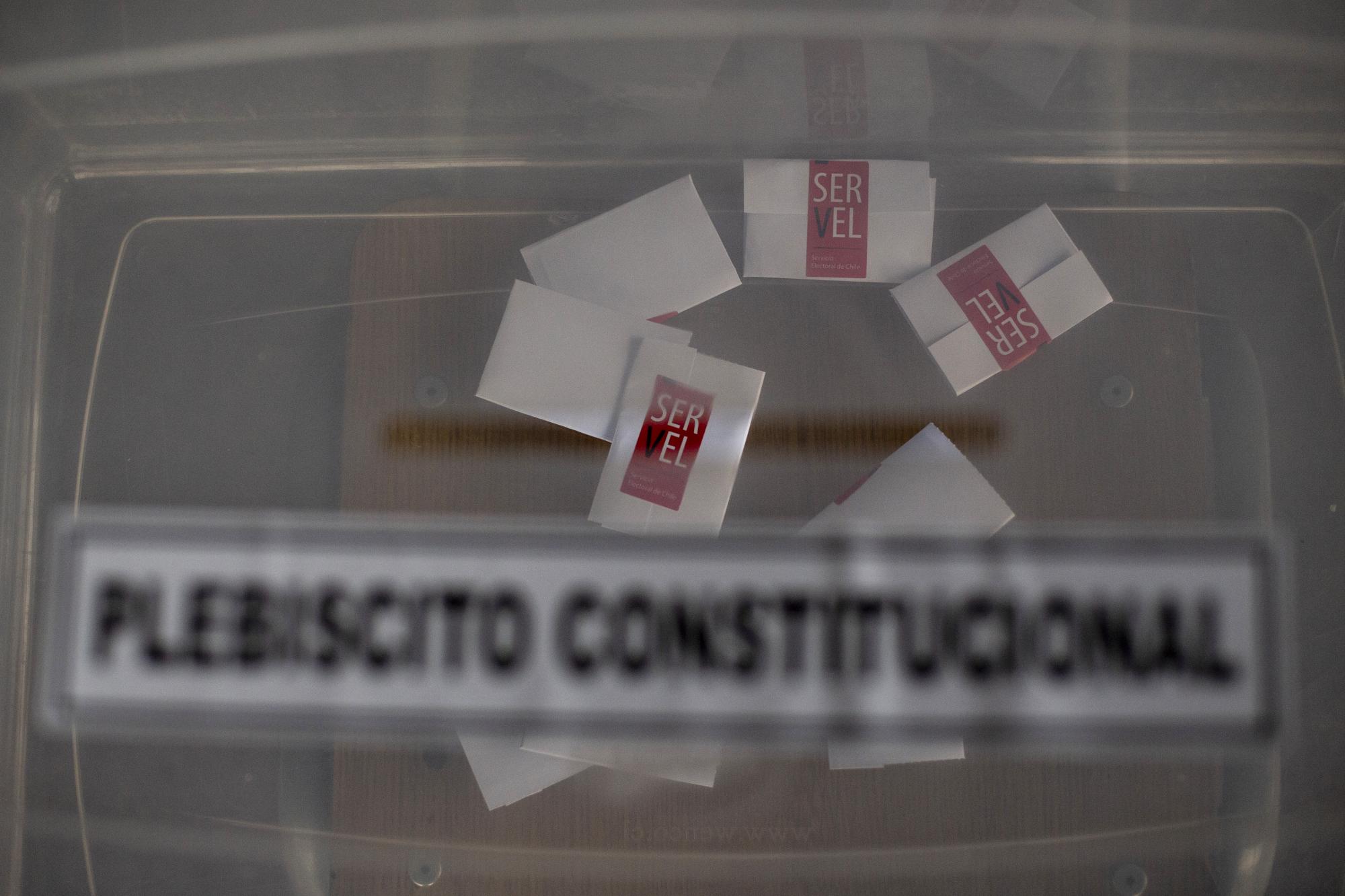 Chilenos acuden a votar por una nueva propuesta de Constitución. Noticias en tiempo real