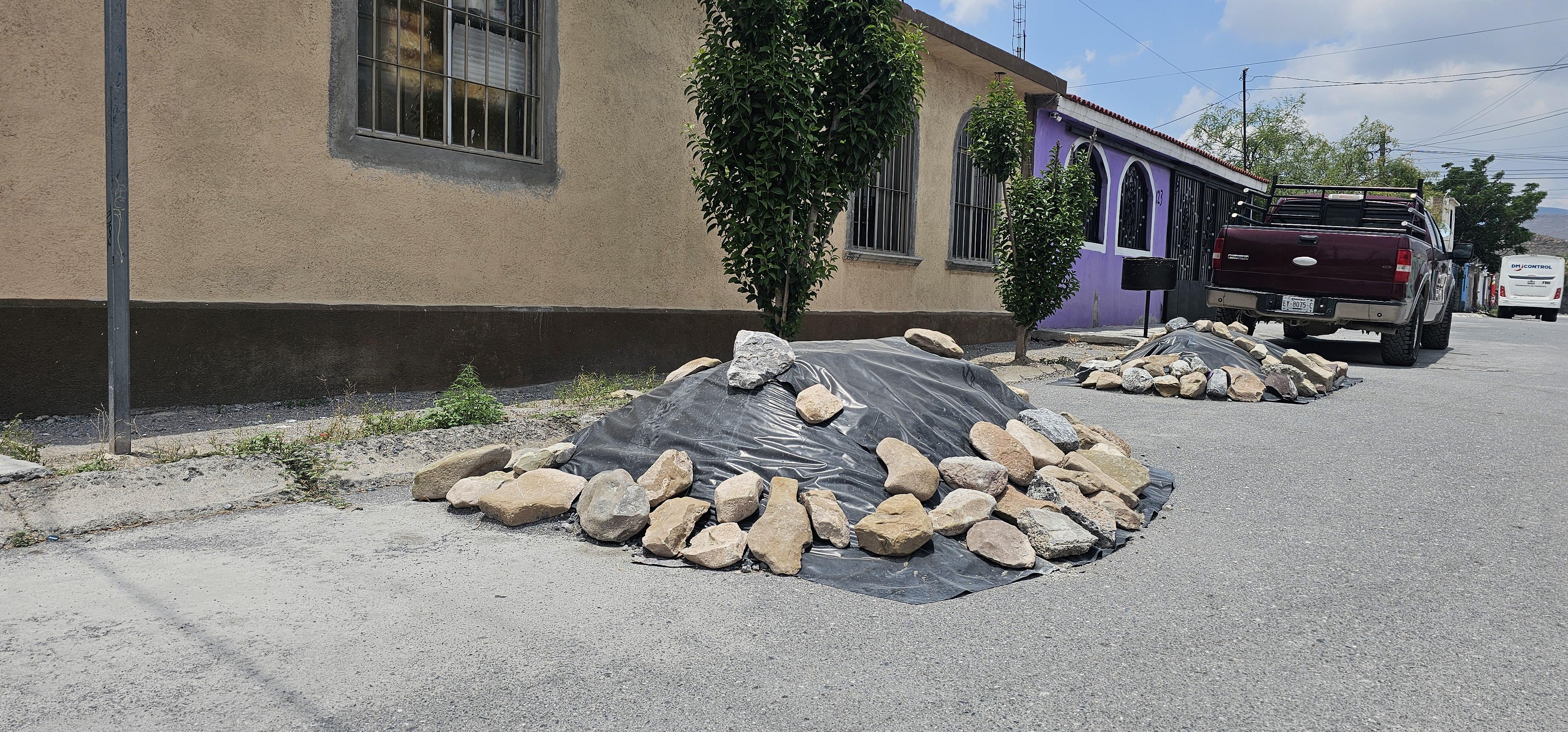 Montículos de escombro generan inconformidad en la colonia El Mirador, autoridad responde al llamado