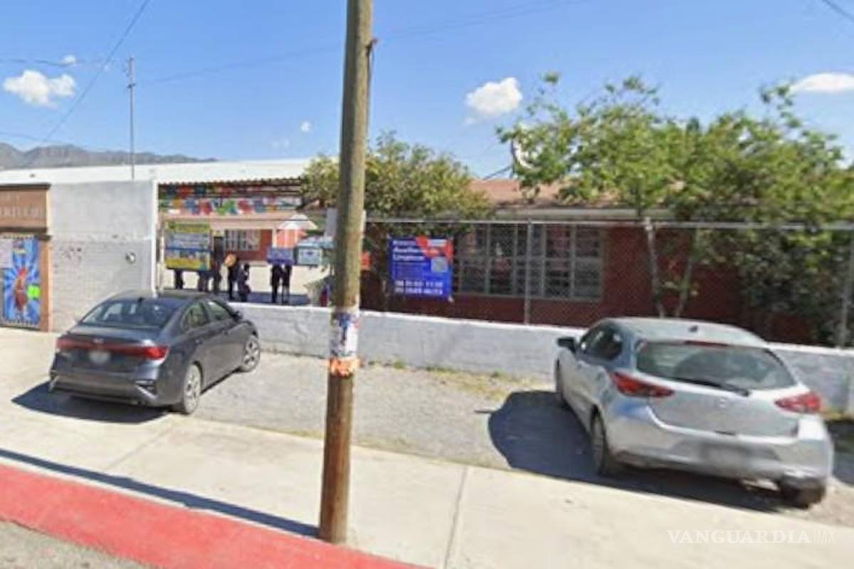 Padres de familia cierran escuela primaria en la Saltillo 2000