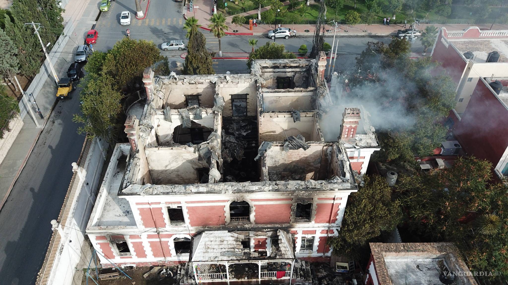 $!Tragedia en Saltillo... terrible incendio destruye la histórica Casa Alameda