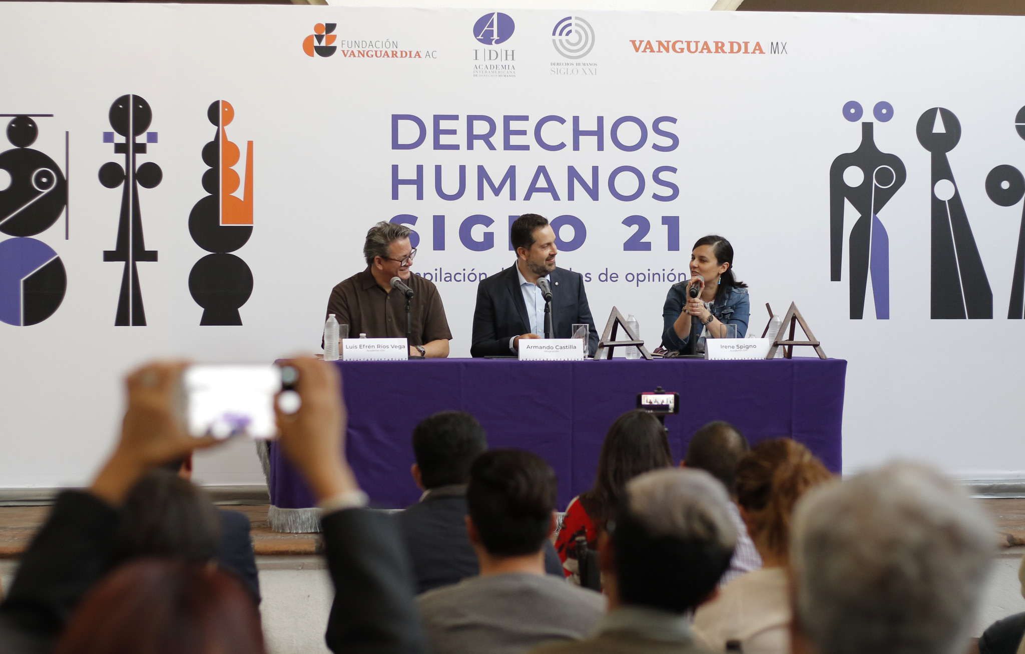 $!VANGUARDIA y la AIDH presentan libro que 'acerca' derechos humanos a la sociedad