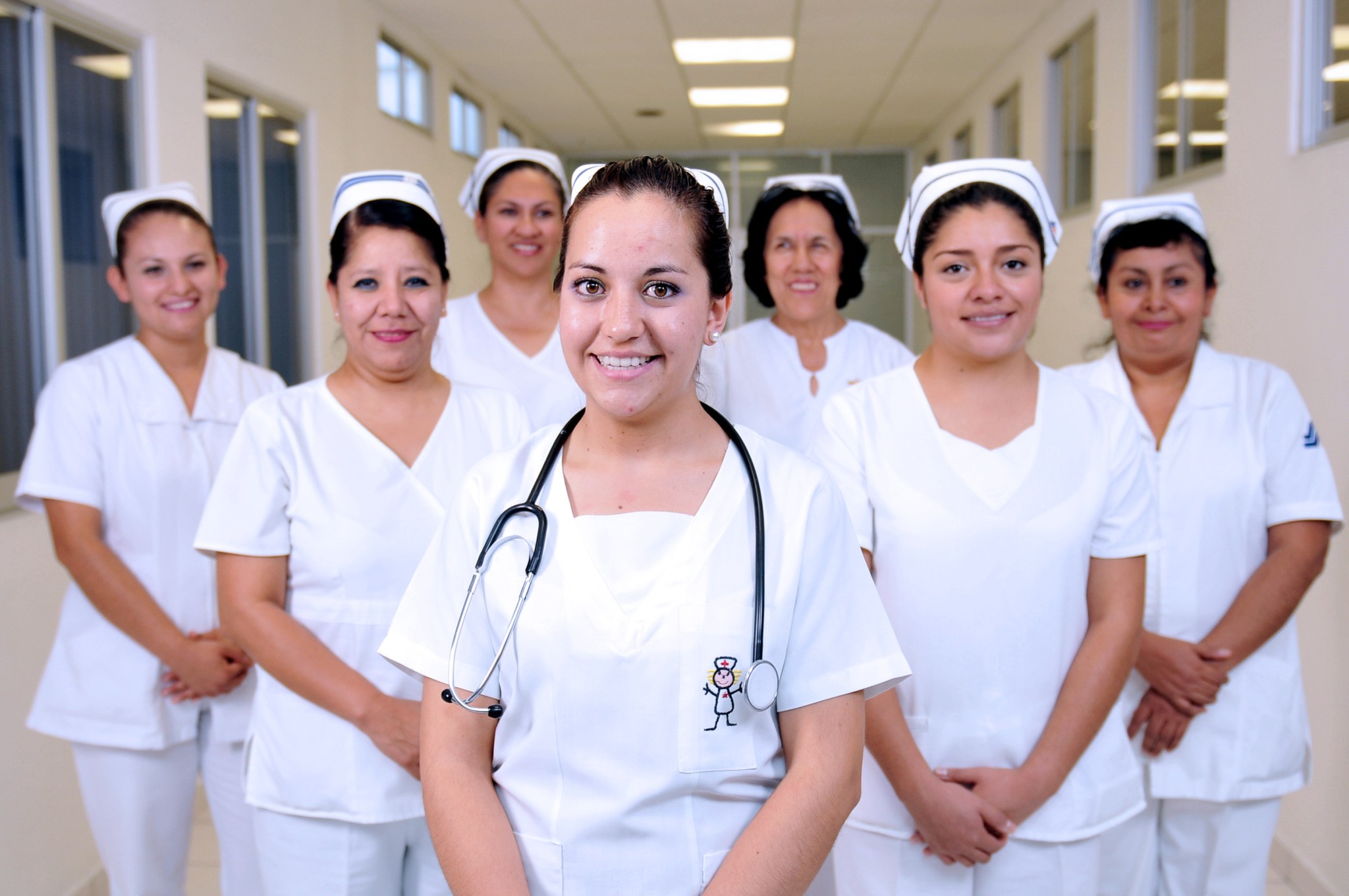 $!En el Día del Enfermero, ellos sufren igual que sus pacientes; narran vivencias ángeles blancos de Saltillo