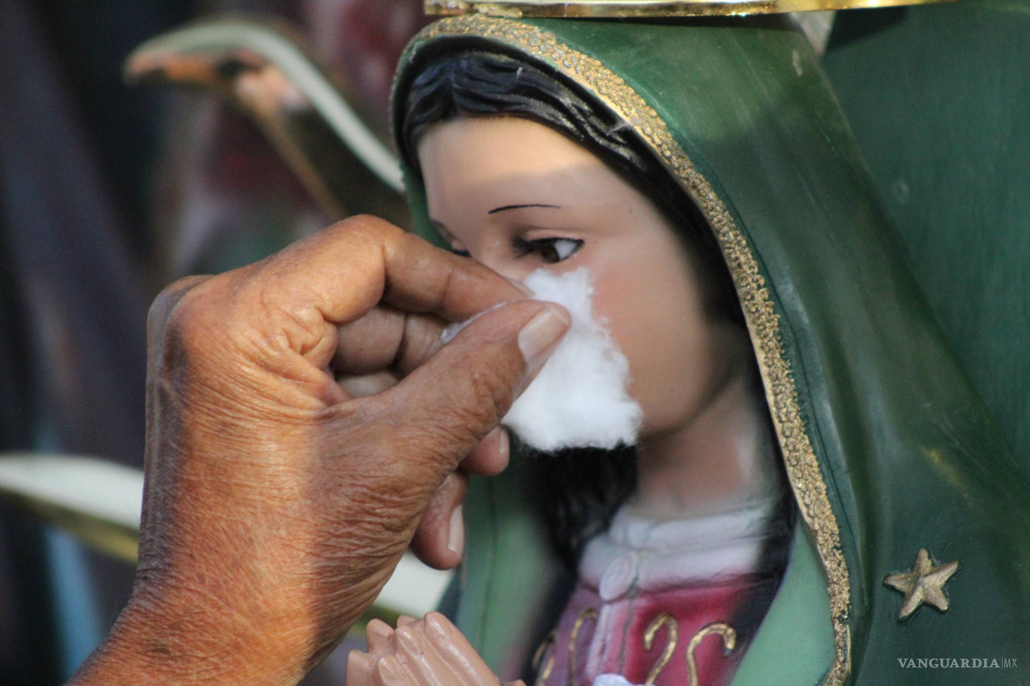 $!La Virgen que lagrimea para el pueblo