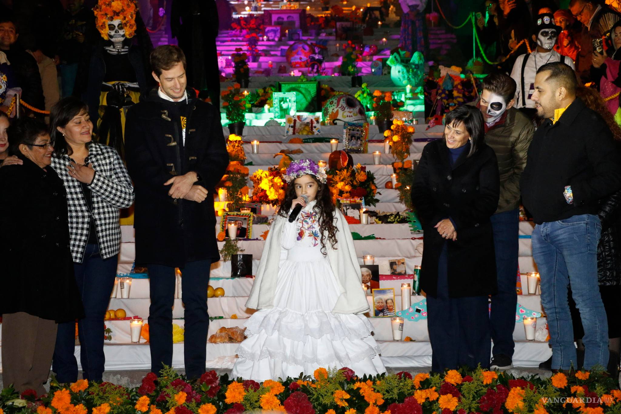 $!Inauguran monumental Altar de Muertos en las escalinatas del Barrio de Santa Anita, Saltillo