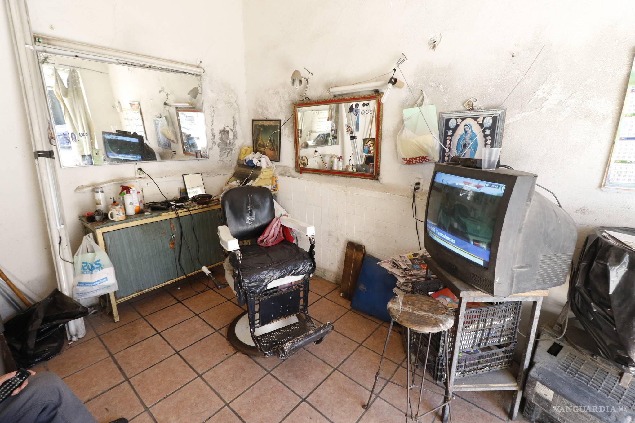 $!La última camada de barberos de la vieja escuela, jóvenes imponen moda