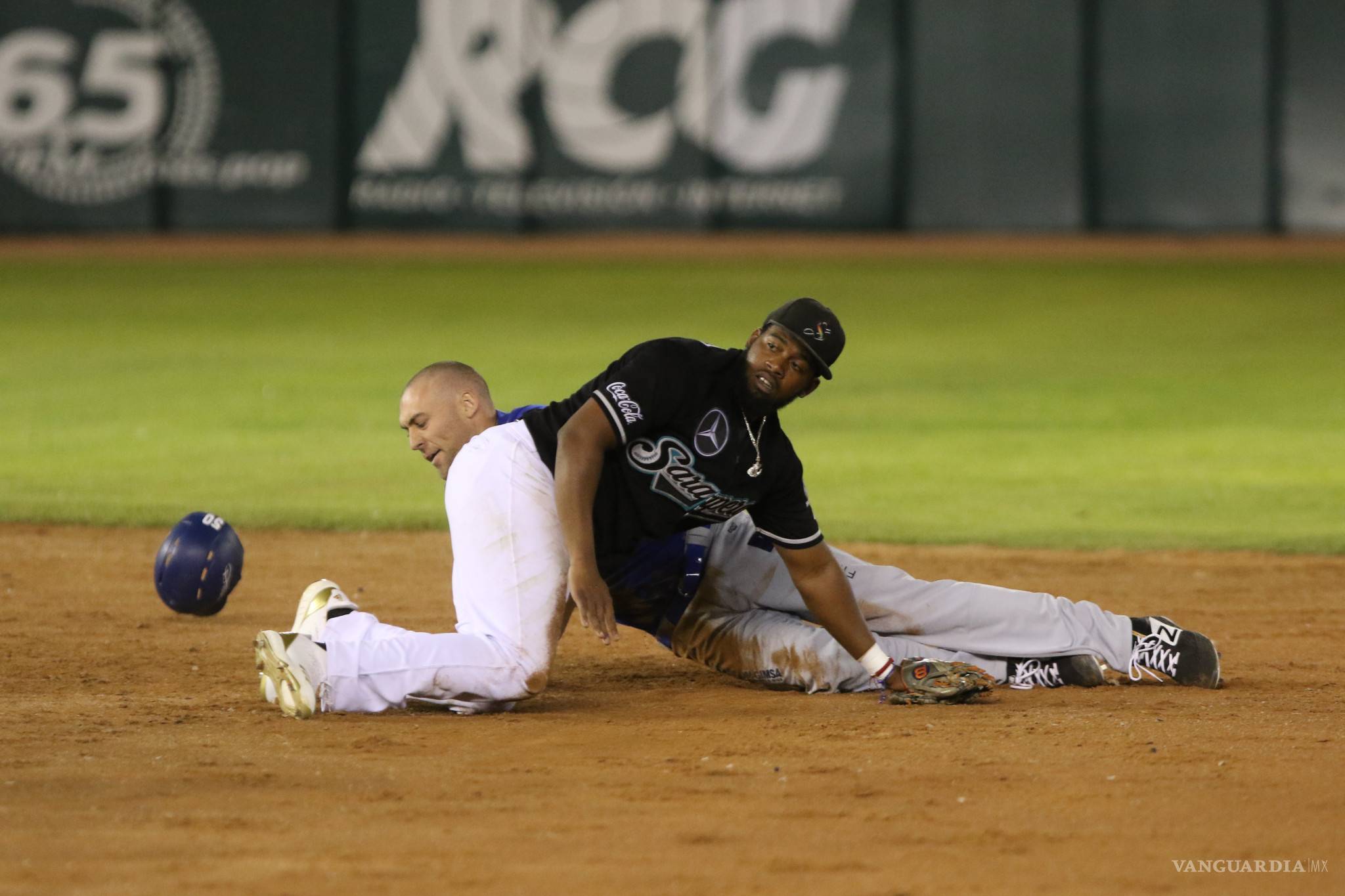 $!Ni en casa los respetan, Saraperos de Saltillo sufre su cuarta derrota al hilo ante los Acereros de Monclova