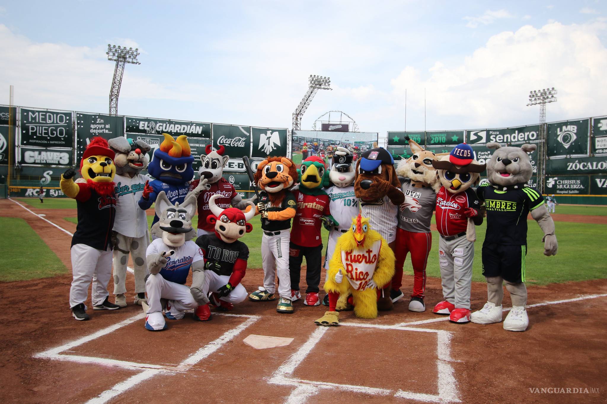 $!Kike Conejo ¡el alma de la fiesta en Saltillo y de Saraperos!