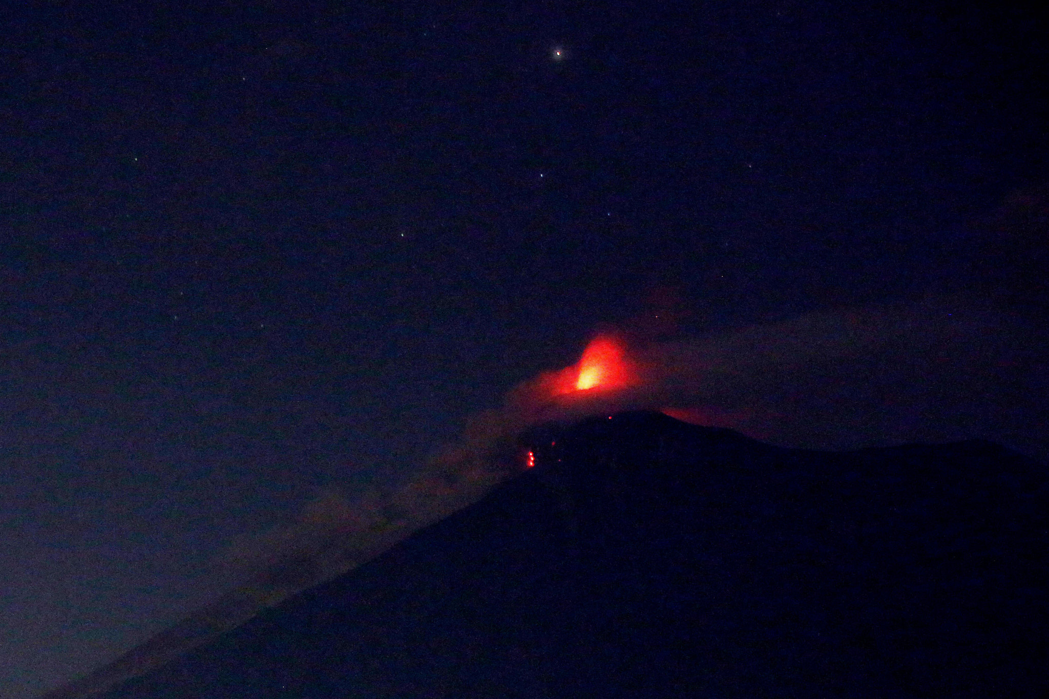 $!Tragedia histórica en Guatemala por Volcán de Fuego; deja 25 muertos