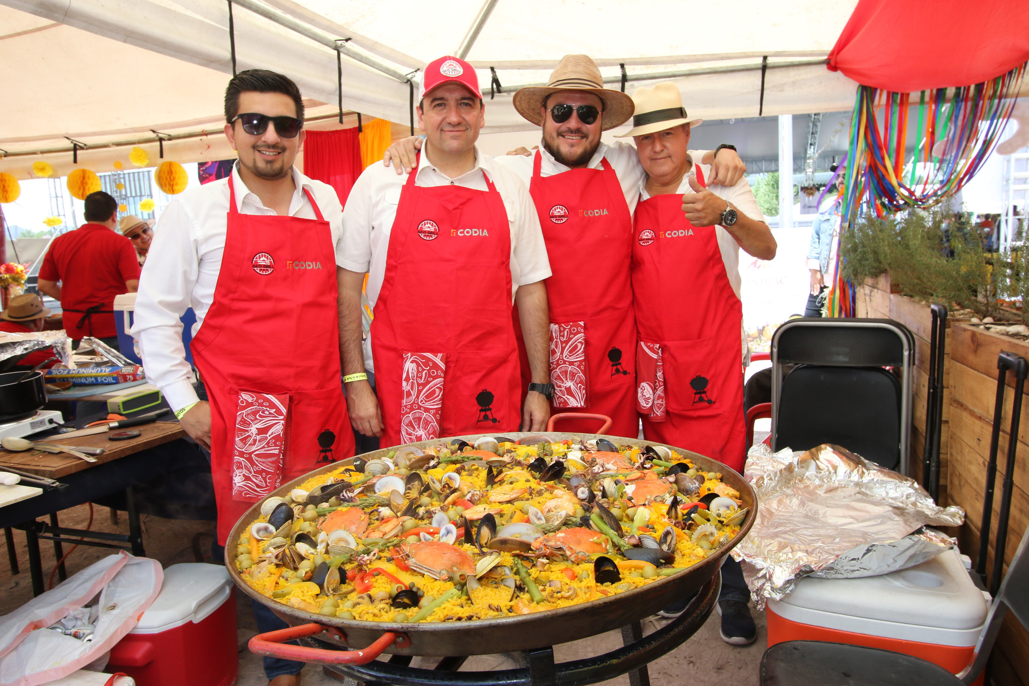 $!XI Festival de la Paella: sabores, amigos... y una tromba