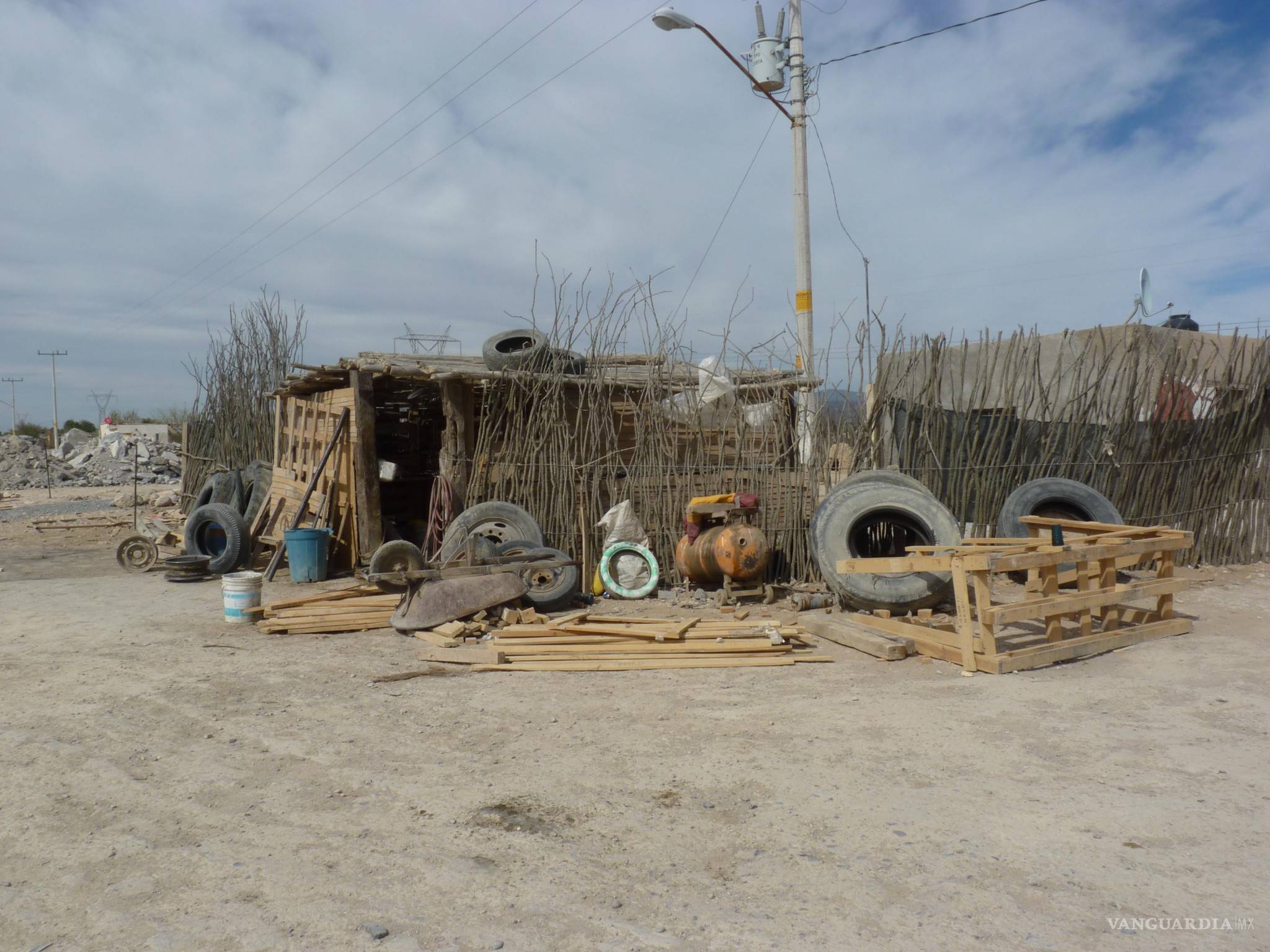 $!La historia de un kilómetro de carretera que se convierte en un pueblo