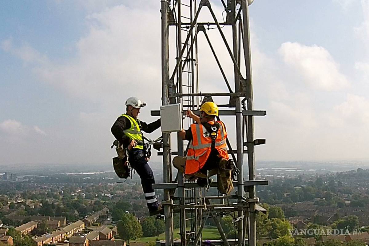 Fibra aérea, Internet más de 5 mil metros de altura