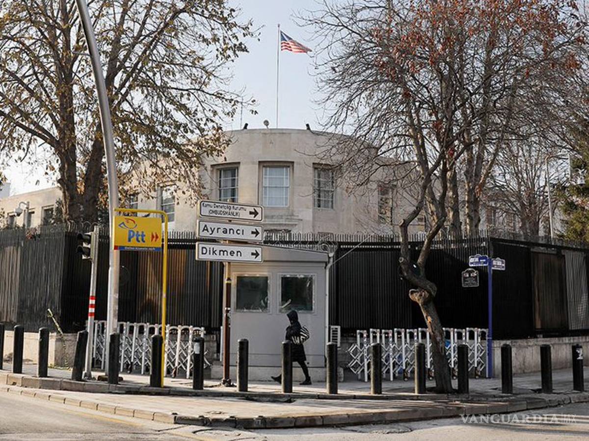 $!Atacan a tiros la embajada de EU en Turquía