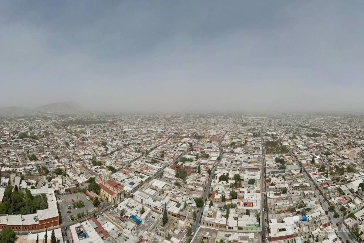 $!El viento en Saltillo ha elevado los niveles de PM2.5, partículas finas que afectan gravemente la salud, sobre todo en personas con enfermedades respiratorias.