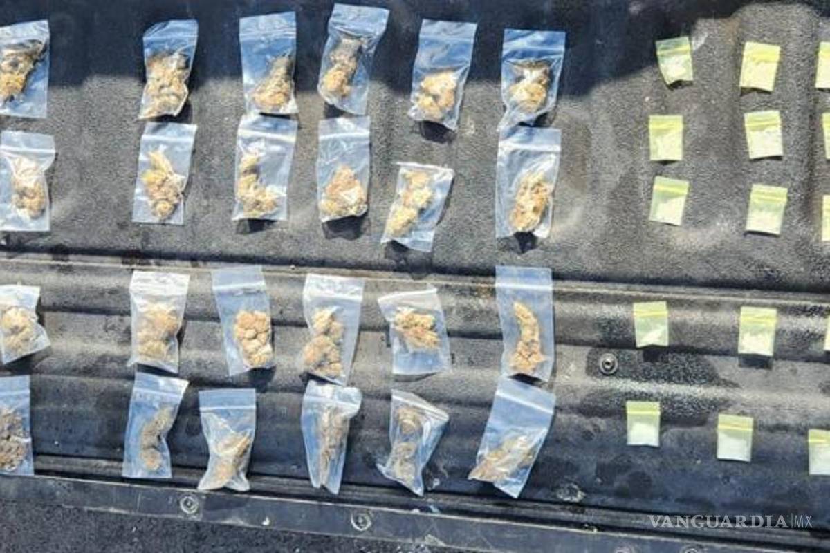 Caen cuatro jóvenes en posesión de drogas en el centro de Monterrey