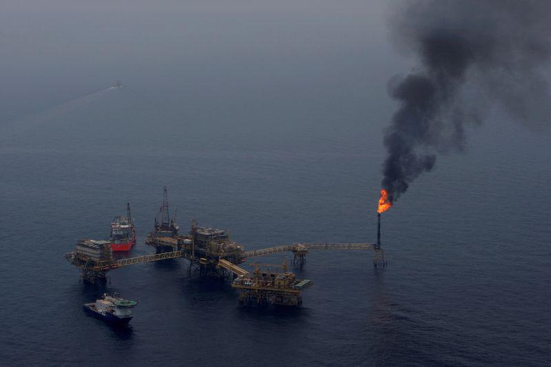 Pemex se compromete a eliminar quema de petróleo y gas. Noticias en tiempo real