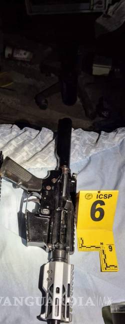 Catean inmueble tras asesinato de dos policías en Guadalupe, Nuevo León; encuentran armas, cartuchos y chips