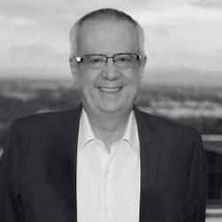Carlos M. Urzúa